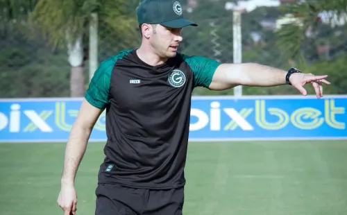 Rosiron Rodrigues | Goiás/ Bruno Pivetti, treinador do Goiás.