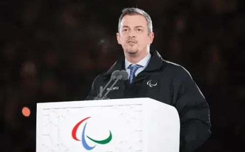 Foto: Lintao Zhang/Getty Images - Andrew Parsons Paralimpíada de Inverno PyeongChang 2018.