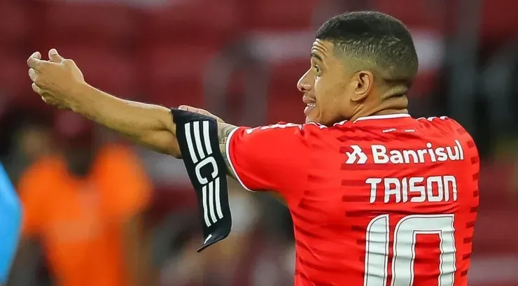 Foto: Pedro H. Tesch/AGIF - Taison está fora da partida.