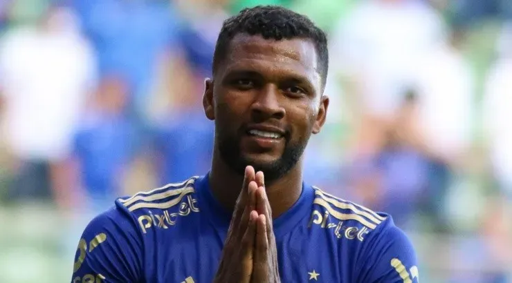 Foto: Fernando Moreno/AGIF - Saída de Thiago deixou uma lacuna aberta no elenco.