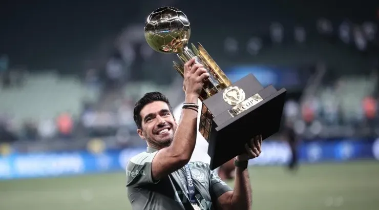 Foto: Ettore Chiereguini/AGIF - Abel foi exaltado por Rivaldo.