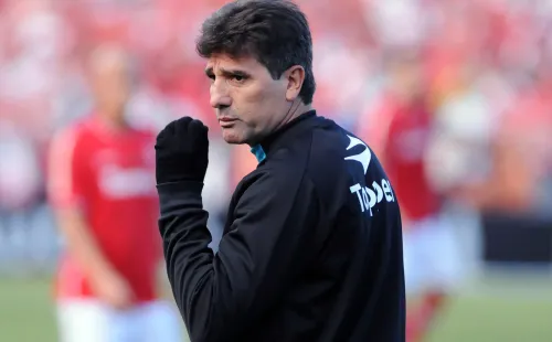 Foto: (Edu Andrade/Getty Images) - Ídolo no Grêmio, tanto como jogador, quanto treinador, Renato Gaúcho também 'virou a casaca' defendendo os dois lados do Fla-Flu