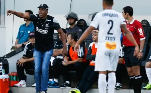 Foto: (Alexandre Schneider/Getty Images) - Serginho Chulapa conseguiu a façanha de ser uma dos maiores artilheiros da história do Santos e do São Paulo