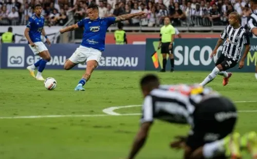 Foto: (Flickr Oficial Cruzeiro/Gustavo Aleixo/Cruzeiro) - Edu precisou ser substituído aos 14 minutos do segundo tempo