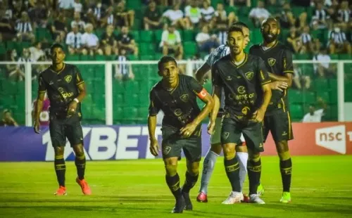 R.Pierre/AGIF/ Figueirense em campo pela estadual.