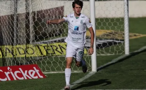 ( Foto: Joao Vitor Rezende Borba/AGIF)