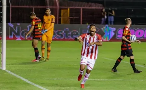 Foto: Rafael Vieira/AGIF – No clássico pela Copa do Nordeste, o Sport levou a melhor por 3 a 2