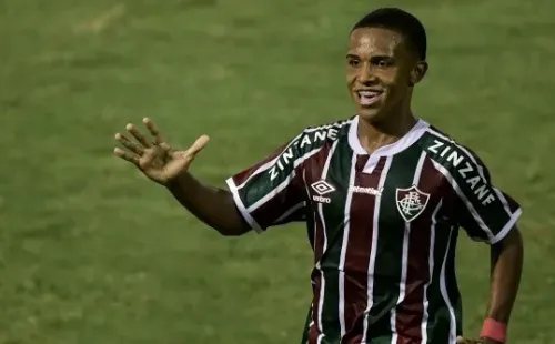 Kayky foi uma das promessas reveladas pelo Fluminense (Foto: Thiago Ribeiro/AGIF)