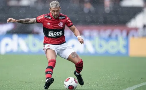 Foto: Jorge Rodrigues/AGIF | Paulo Sousa se rendeu ao talento de Arrascaeta