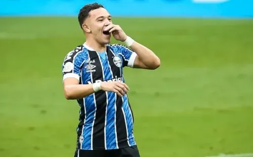 Foto:Pedro H. Tesch/AGIF – Pepê foi vendido ao Porto no início de 2021, porém portugueses foram intimados pela Fifa a quitarem dívida