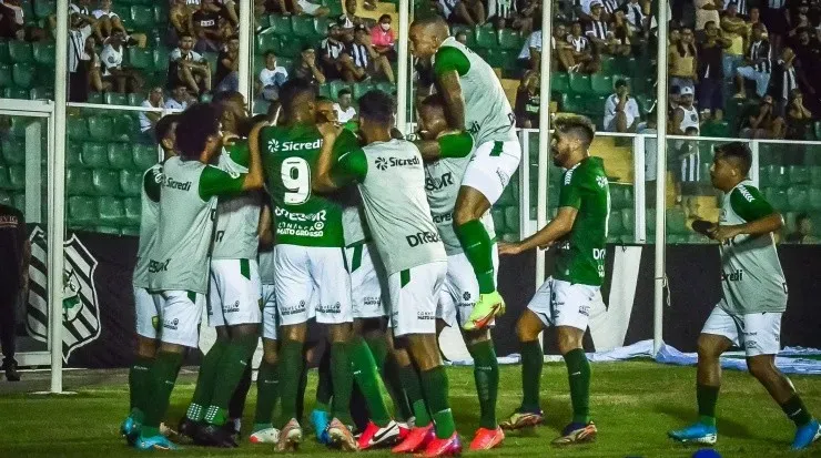 R.Pierre/AGIF - Time comemorando gol contra o Figueirense