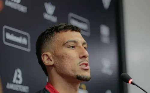 Bruno Corsino/ACG – Baralhas durante entrevista coletiva