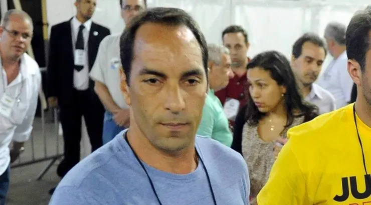 Foto: Daniel Ramalho/AGIF - Edmundo trocou o Corinthians pelo Vasco em 1996.