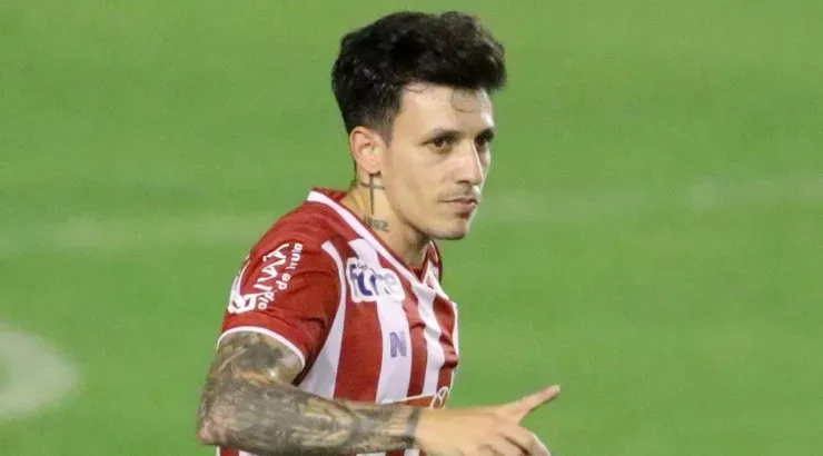 Foto: Marcel Lisboa/AGIF - Jean Carlos deve ser confirmado em breve.