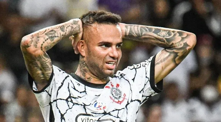 Foto: Kely Pereira/AGIF - Luan não convenceu Vítor Pereira até aqui.