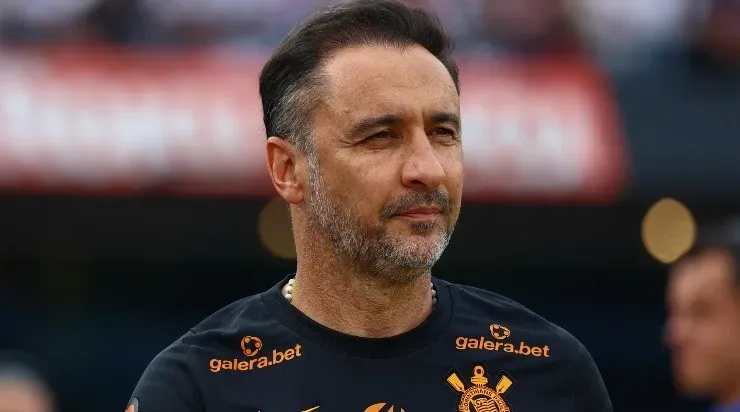Foto: Marcello Zambrana/AGIF - Vítor Pereira: alvo de críticas após eliminação do Corinthians do Paulistão