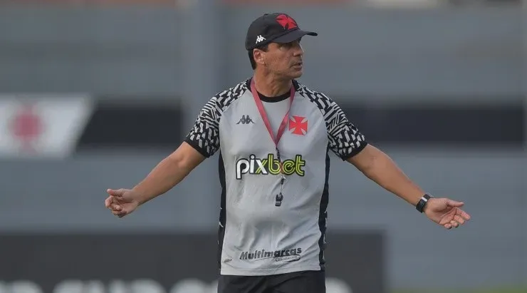 Vitinho quer uma vaga no time títular de Zé Ricardo. Foto:Thiago Ribeiro/AGIF