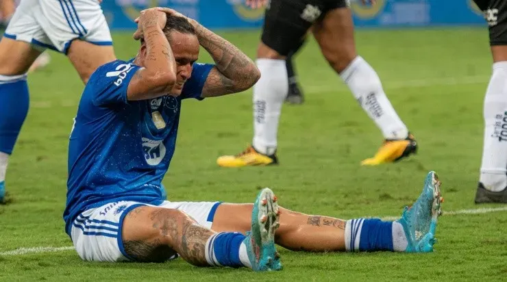 Alessandra Torres/AGIF - Edu na partida contra o Galo