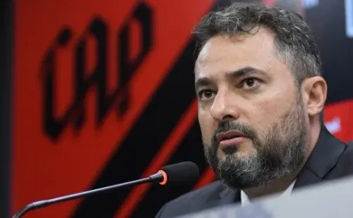 Foto: Fabio Wosniak/athletico.com.br – Alexandre Mattos está monitorando o mercado atrás de reserva de Bento