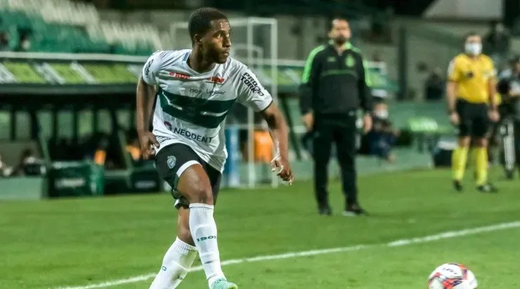 Robson Mafra/AGIF - Matheus em atuação pelo Coxa