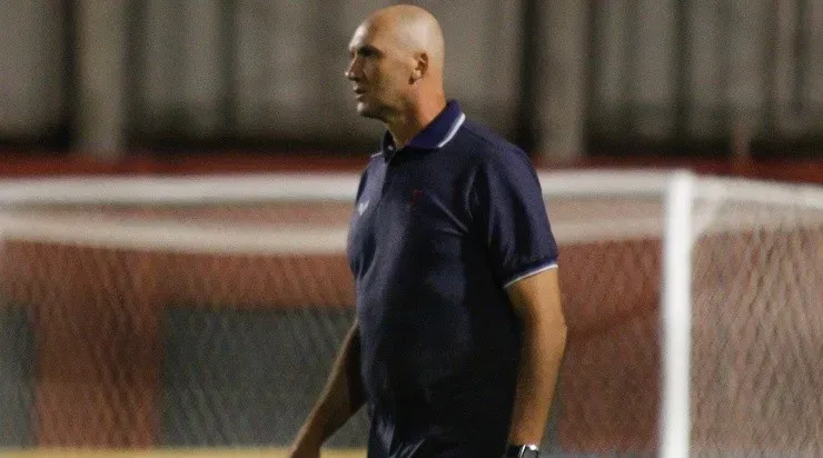 Gilmar Dal Pozzo está próximo de ter Everton Felipe à sua disposição. Foto:Gabriel Machado/AGIF