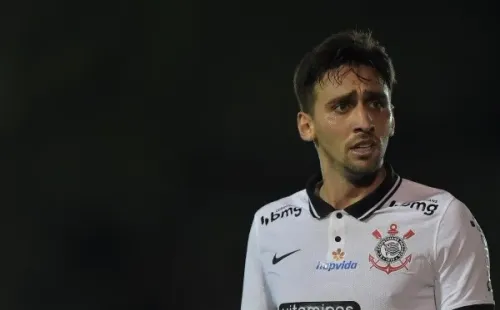 Gustavo Mosquito está na mira do Internacional (Foto: Thiago Ribeiro/AGIF)