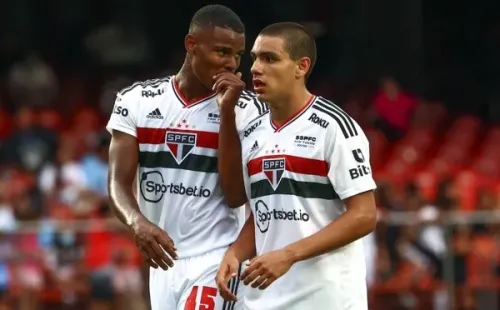 Foto:Marcello Zambrana/AGIF | Nathan (à esquerda) é o novo contratado do Coritiba