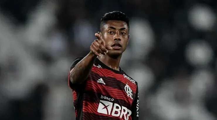 Foto: Thiago Ribeiro/AGIF - Atacante foi exaltado por Denílson.