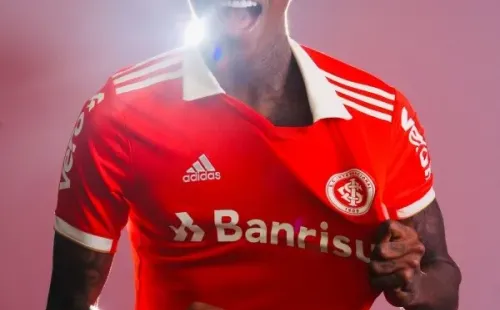 Foto: Twitter Oficial SC Internacional | Vitão está pronto para estrear pelo Inter