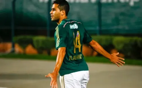 Foto: Piervi Fonseca/AGIF – Alan Kardec defendeu grandes times do futebol brasileiro como Palmeiras, Internacional e São Paulo