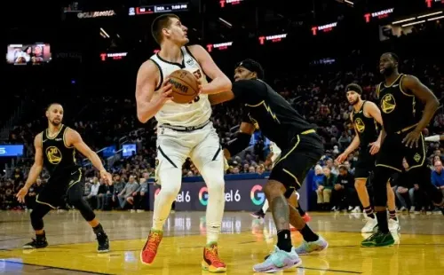 AAron Ontiveroz/MediaNews Group/The Denver Post via Getty Images/ Nikola Jokic briga pelo prêmio de MVP nesta temporada.
