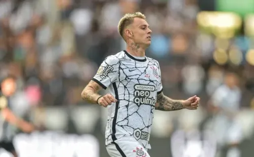 Foto: Thiago Ribeiro/AGIF – Róger Guedes revela que o treinador só solta a escalação nos dias dos jogos