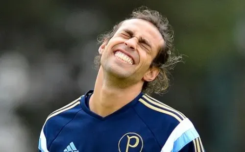 SAO PAULO - SP - 08/08/2014 - TREINO DO PALMEIRAS - Valdivia durante treino do Palmeiras no CT Academia de Futebol. Foto: Mauro Horita/AGIF-TREINO DO PALMEIRAS