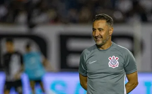 Foto: Marcos Zanutto/AGIF – Treinador Vítor Pereira não foi poupado pelo comentarista