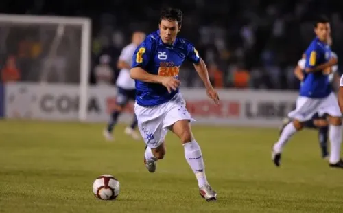Foto: (LatinContent/Getty Images) - Ao todo, Kleber Gladiador disputou 61 jogos pelo Cruzeiro e marcou 38 gols
