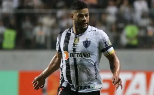 Hulk em ação em Atlético-MG x Coritiba (Foto: Fernando Moreno/AGIF)