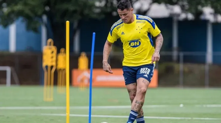 Foto: Gustavo Aleixo/Cruzeiro/Divulgação - Artilheiro da equipe no ano, o centroavante está recuperado de lesão