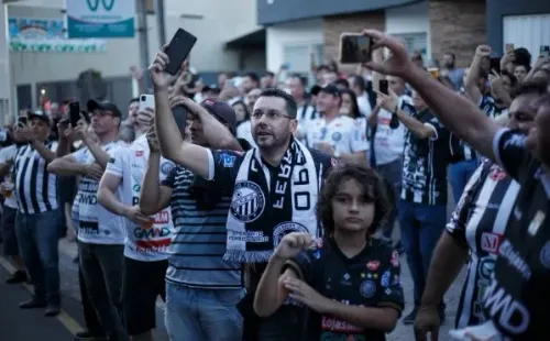 Foto: (Joao Vitor Rezende Borba/AGIF) - A torcida do Operário foi elogiada por Claudinei Oliveira