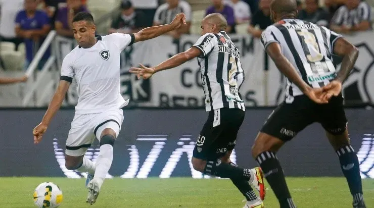 Foto: Vitor Silva/Botafogo/Divulgação - O atacante foi um dos reforços contratados a pedido do técnico Luís Castro