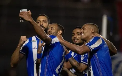 (Foto: Celio Junior/AGIF)