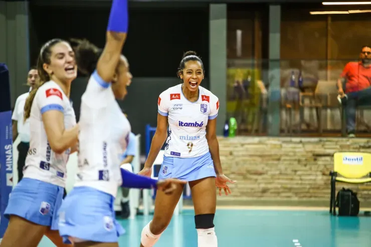 Eliezer Esportes/ Praia Clube - Time do Minas em quadra