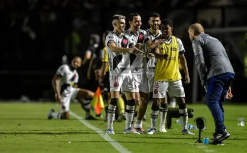 Foto: Thiago Ribeiro/AGIF – Com gol de Gabriel Pec, o Vasco superou o CSA por 1 a 0