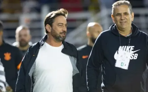 Foto: (Diogo Reis/AGIF) - Antes da chegada de Vítor Pereira, o presidente do Corinthians, Duilio Monteiro Alves, manteve Sylvinho como técnico, que iniciou 2022 no Timão