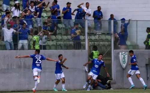 Foto: (Fernando Moreno/AGIF) - Pezzolano valorizou a sintonia do Cruzeiro com sua torcida