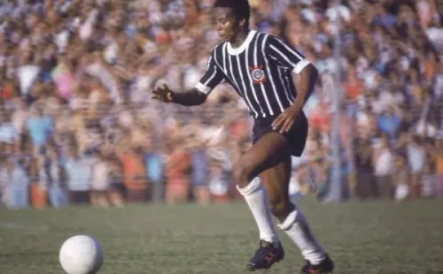 José Pinto/Placar/ Gil completa 350 jogos com a camisa do Corinthians; confira o top 25 com ídolos do Clube.