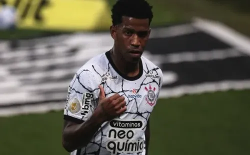 Ettore Chiereguini/AGIF/ Gil em campo pelo Corinthians.