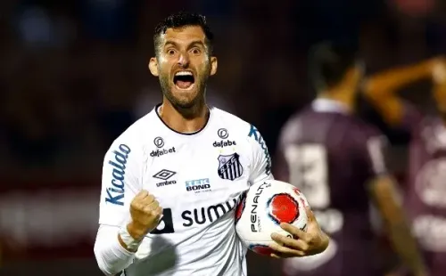 Foto: Thiago Calil/AGIF – Léo Baptistão foi oitavo nome mais pesquisado no Transfermarkt