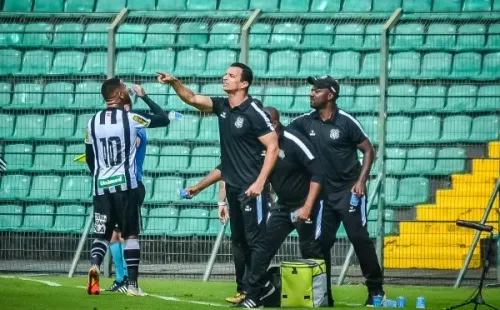 R.Pierre/AGIF/ Júnior Rocha em campo pelo Figueirense.