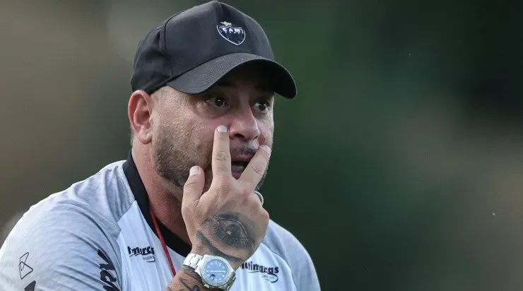 Foto: Pedro Souza / Atlético / Divulgação - Turco Mohamed: apontou a arbitragem como decisiva para o tropeço do Galo