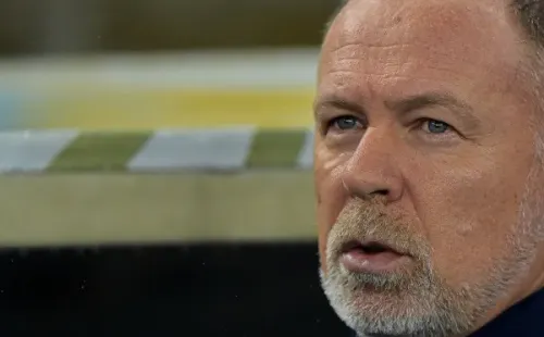 Mano Menezes está atualmente no Internacional (Foto: Thiago Ribeiro/AGIF)